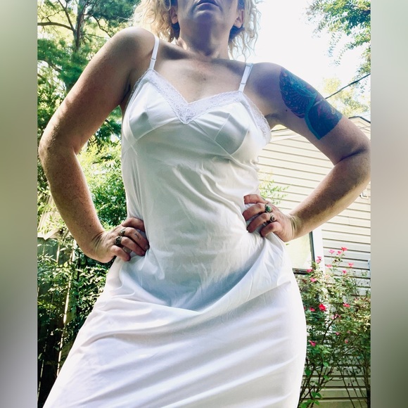 🌸 VINTAGE 80’s Silky White Slip Dress🌸 - Picture 4 of 6